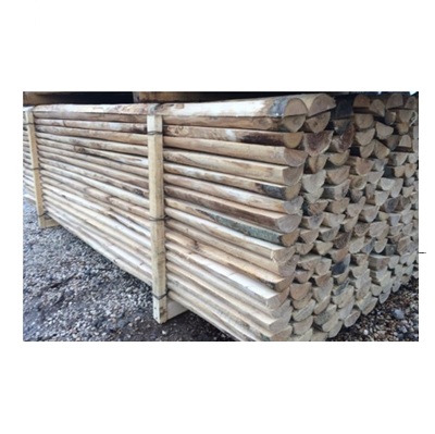 Mezzo palo in castagno scortecciato