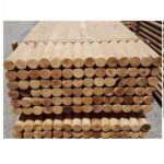 Palo in castagno tornito